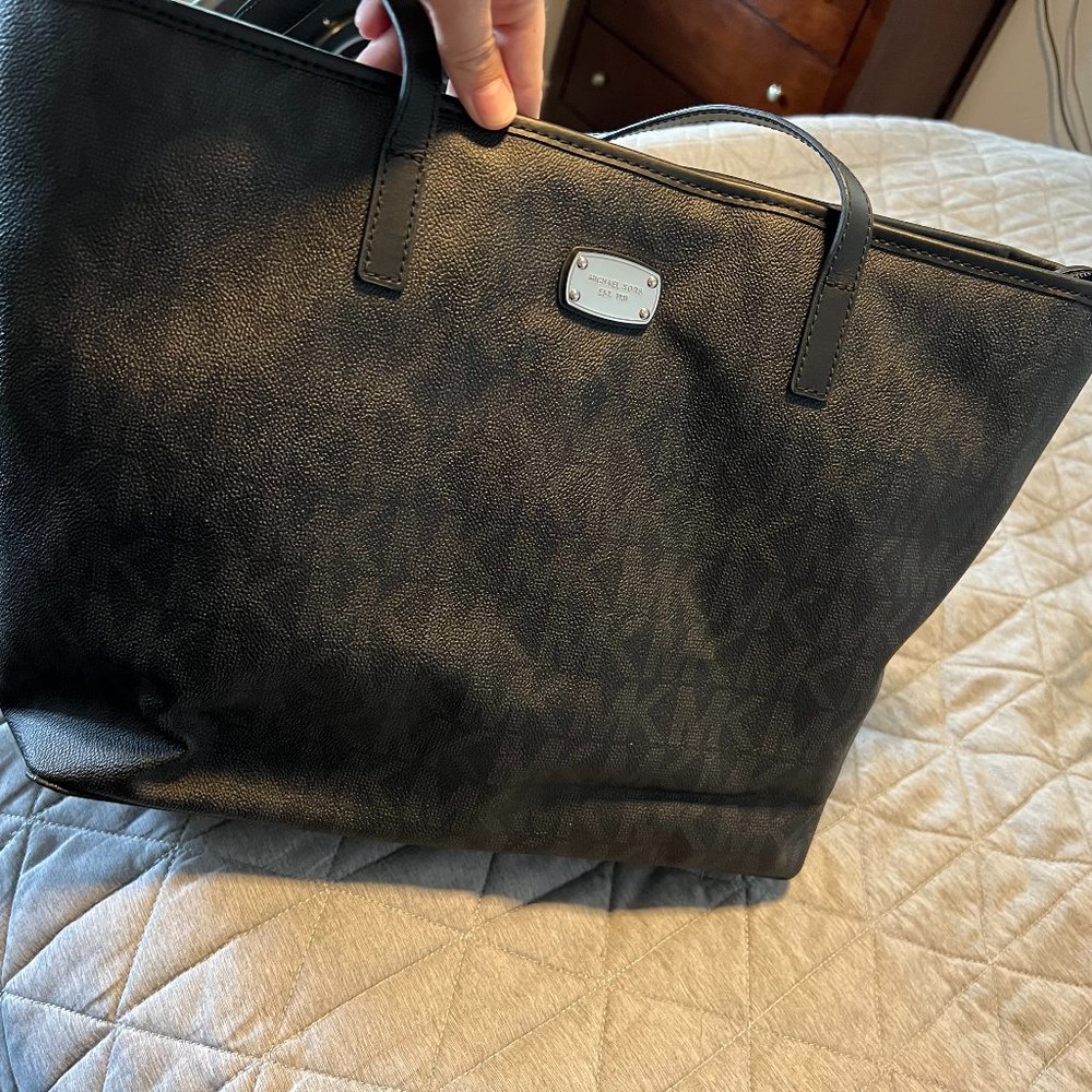 Michael Kors Logo Tote - Voyager